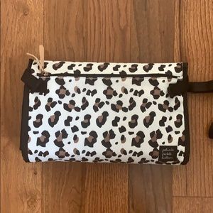 Petunia pickle bottom changing clutch